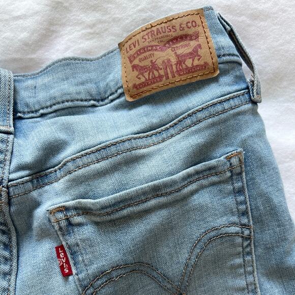Levis Light Blue Washed Denim Shorts - Picture 4 of 6